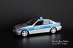 Minichamps 
Mercedes Benz E-klasse 
Полиция ФРГ (г. Гамбург)