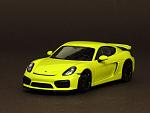 2016_Porsche-Cayman GT4